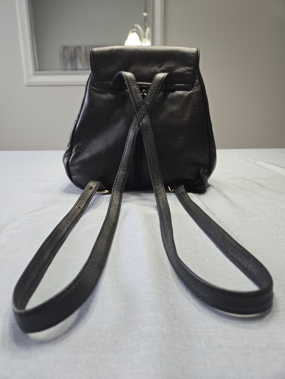 Vintage Liz Claiborne Black Leather Mini Backpack Gold LC Zipper Pulls - Picture 2 of 9